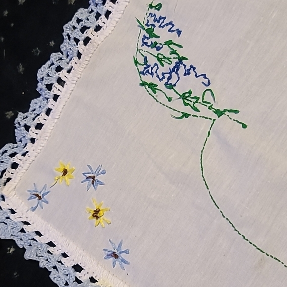 Hand Stitched Handkerchief Lady With Flowers - Picture 6 of 6
